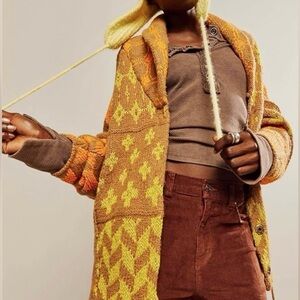NWOT Patterned Cardigan O/S